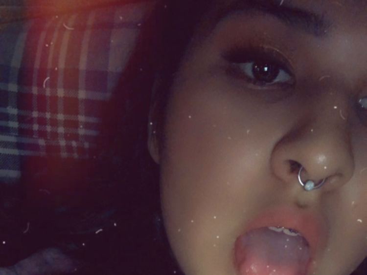 acute_pinon profilbild på webbkameramodell 