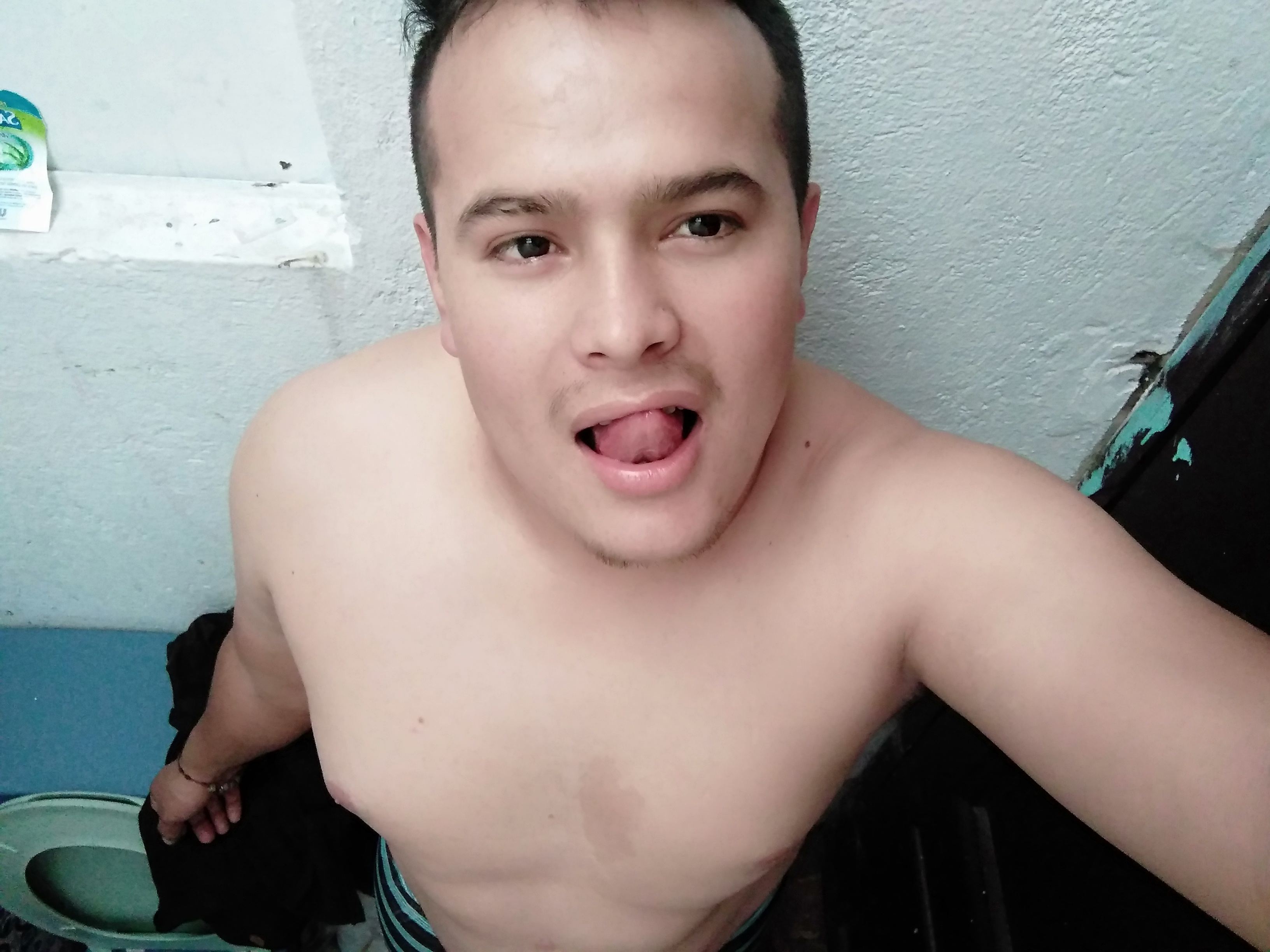 evan_west cam model profile picture 
