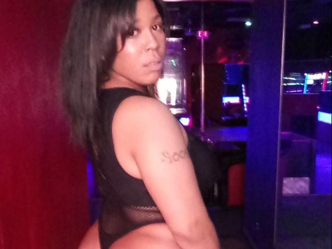 Image de profil du modèle de webcam HunniiLove