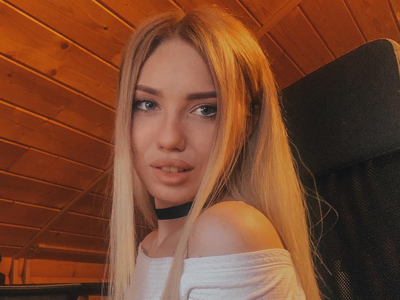 Image de profil du modèle de webcam Ava_sweet