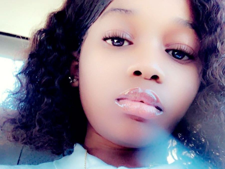 Image de profil du modèle de webcam Mya2015