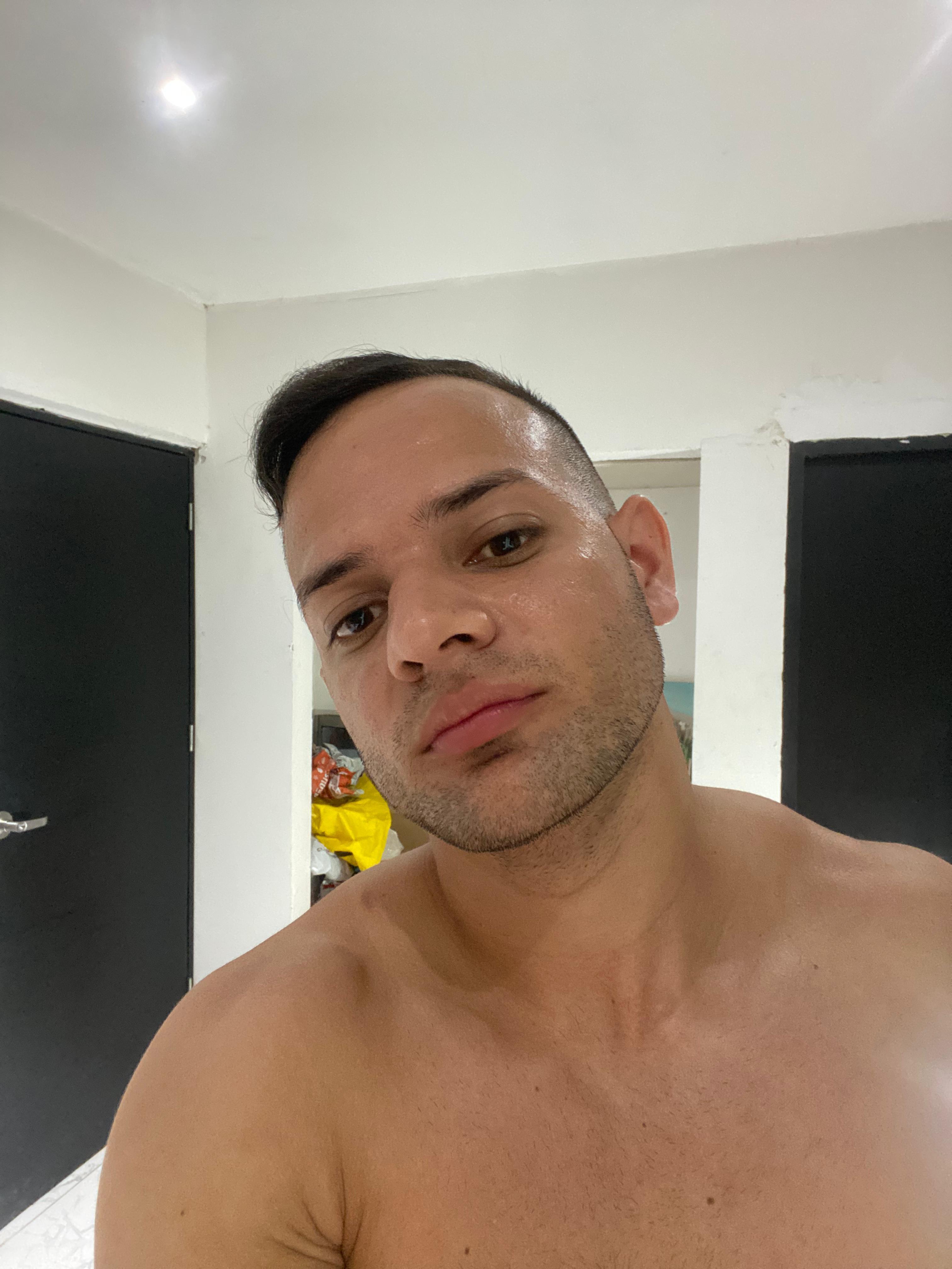 Performer FrezisYmuscle Photo 11