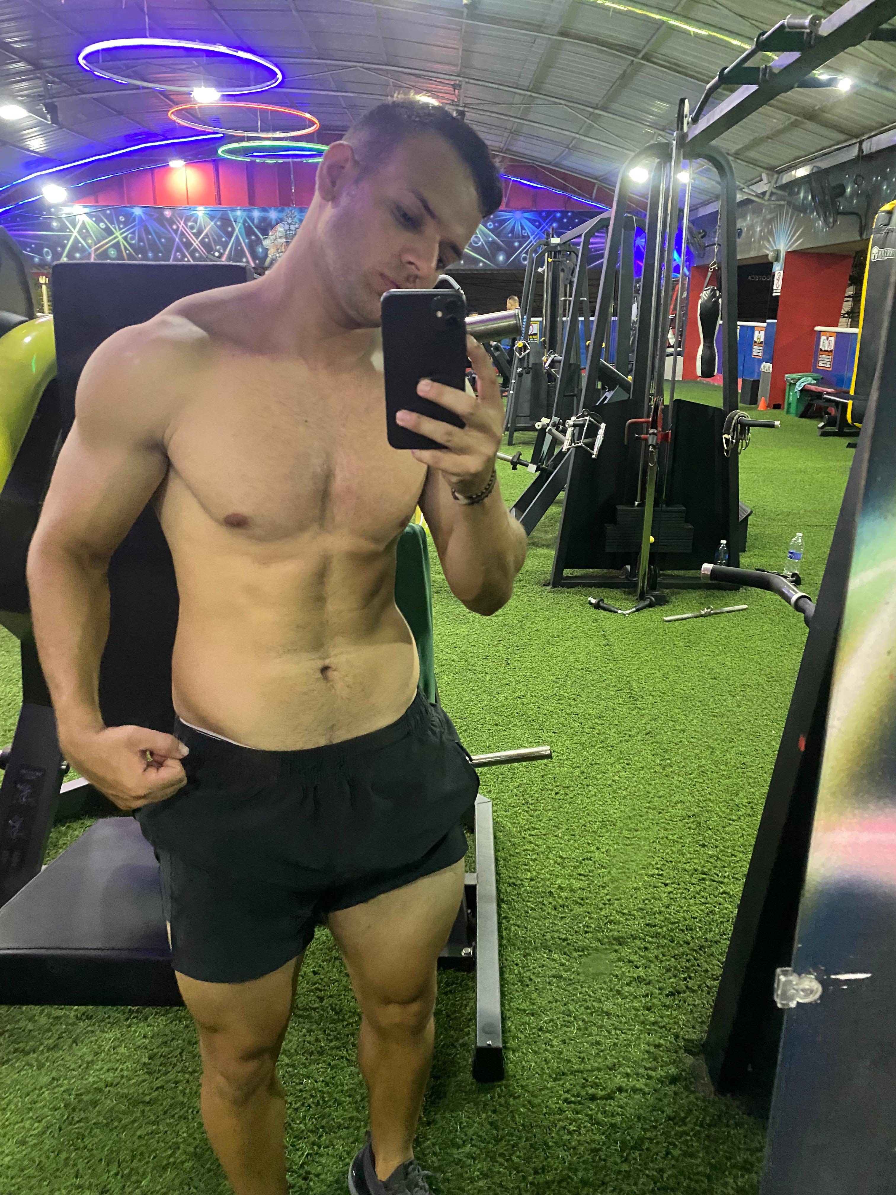 Performer FrezisYmuscle Photo 7