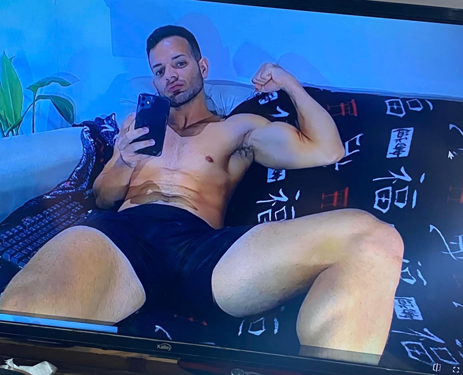 Performer FrezisYmuscle Photo 4