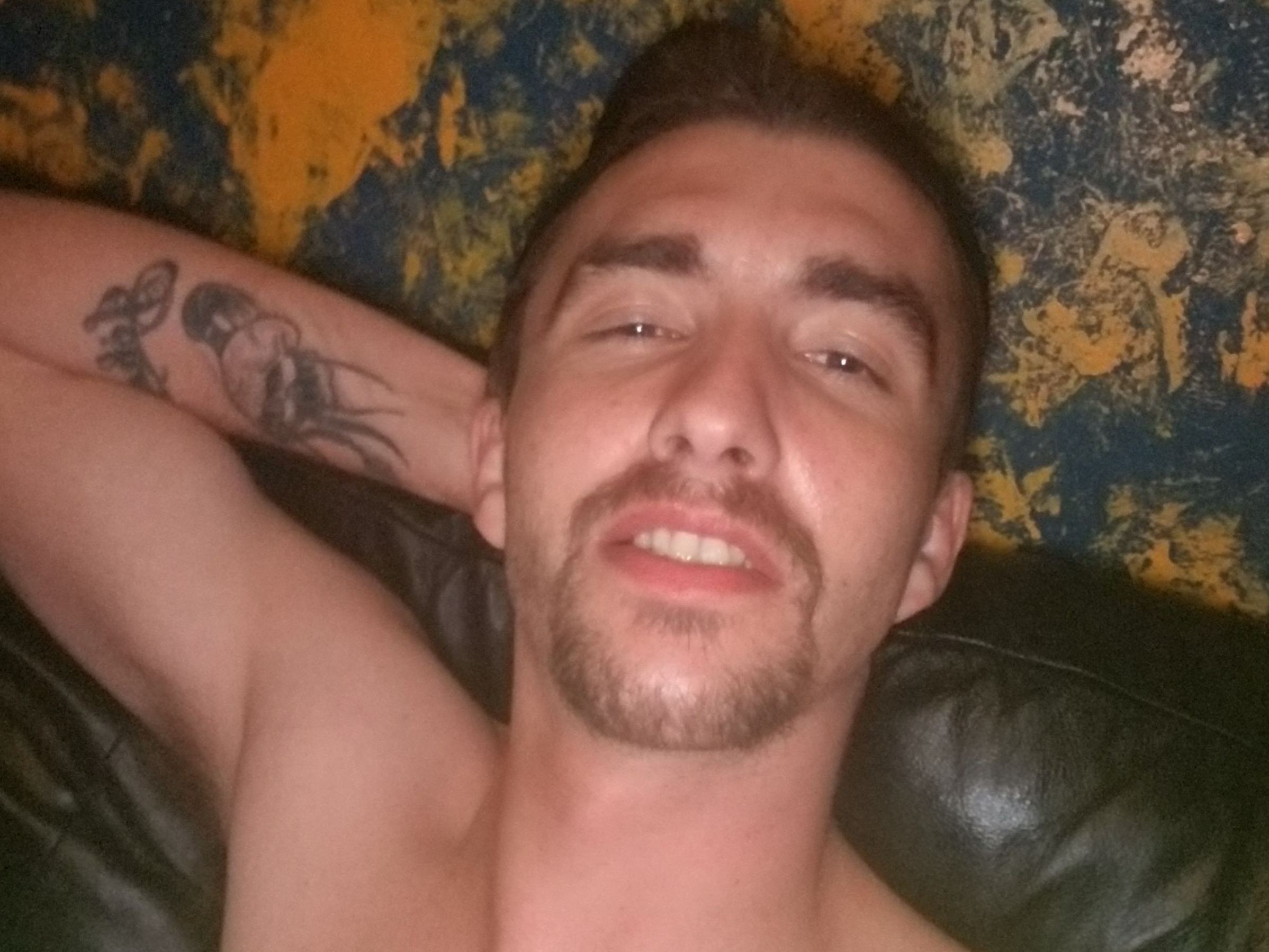 Image de profil du modèle de webcam Throatswallowingking