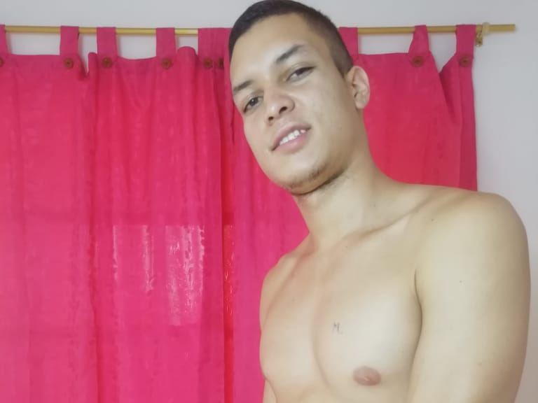 Image de profil du modèle de webcam fitnessboybigcock