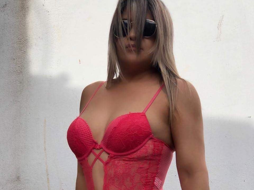 Akyria cam model profile picture 