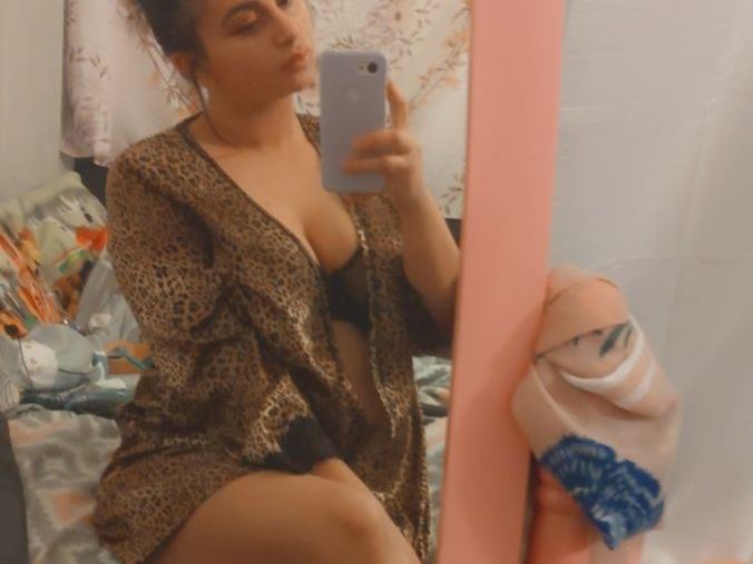YoungSexyyyMilf profilbild på webbkameramodell 