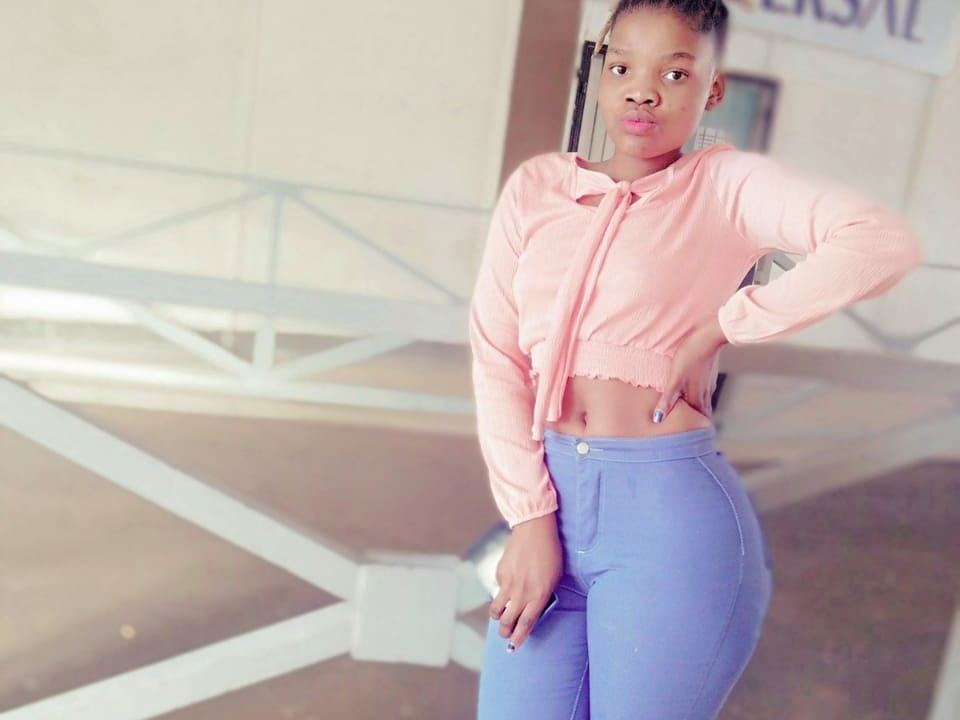 sexybeexx cam model profile picture 