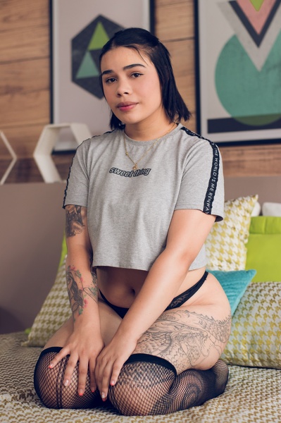 Performer MaddieHarry Photo 9