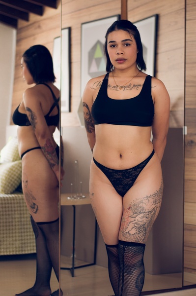 Performer MaddieHarry Photo 5