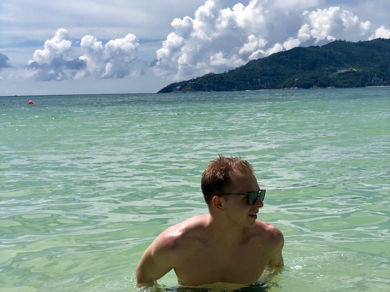 Performer SalmonBells Photo 6