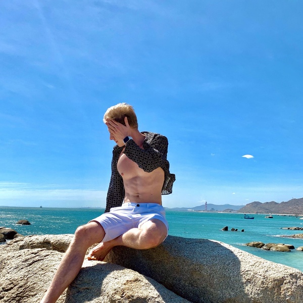 Performer SalmonBells Photo 7