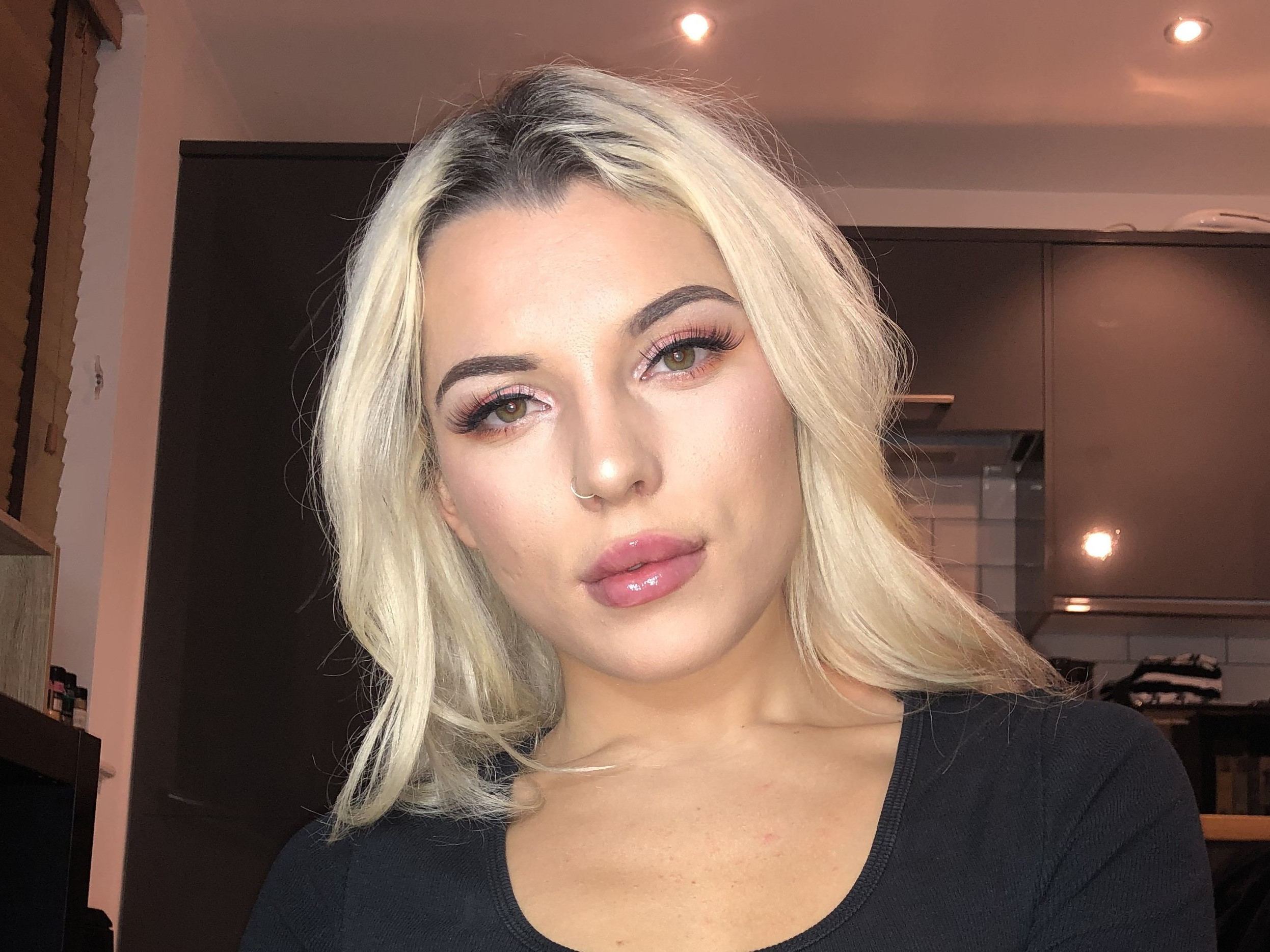 LillieFireBabestation profilbild på webbkameramodell 