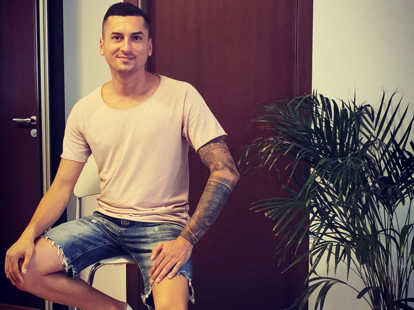 ArmanJO cam model profile picture 