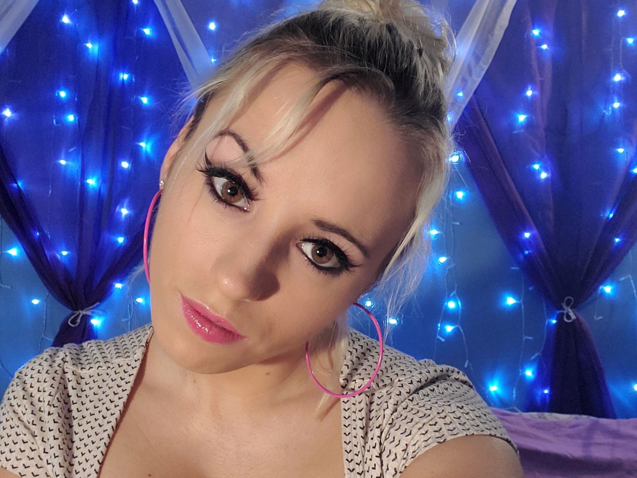 Image de profil du modèle de webcam AspenRomanoff