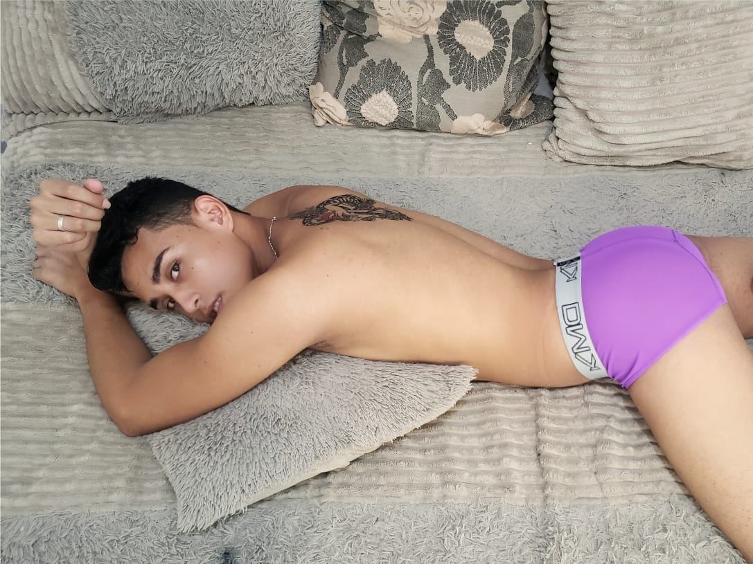 LatinBoyHotGood cam model profile picture 