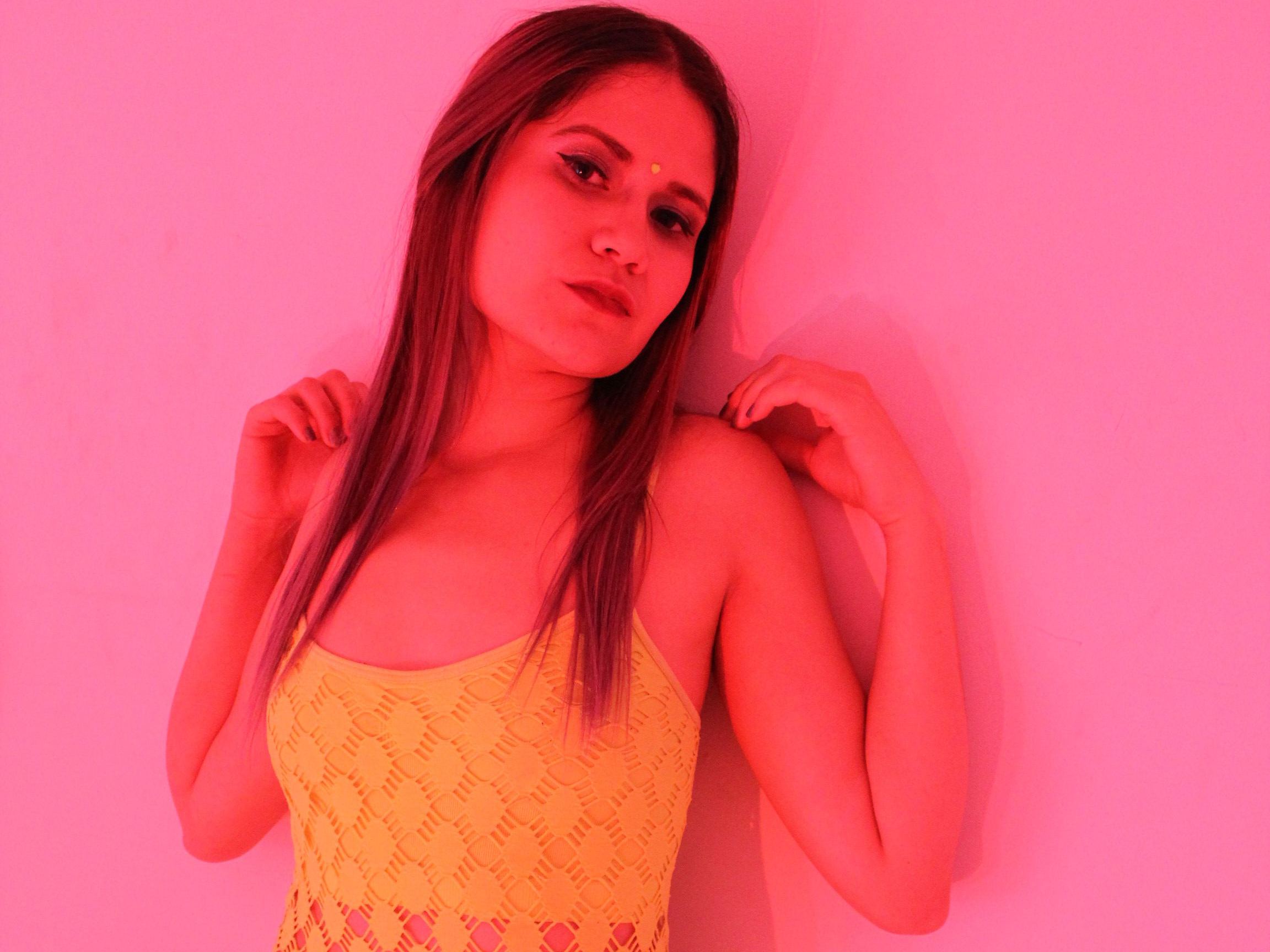 Anne_Vyaltin profielfoto van cam model 