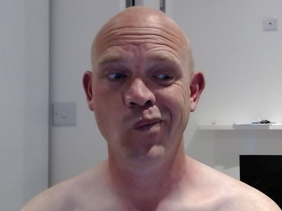 Dan1981 cam model profile picture 