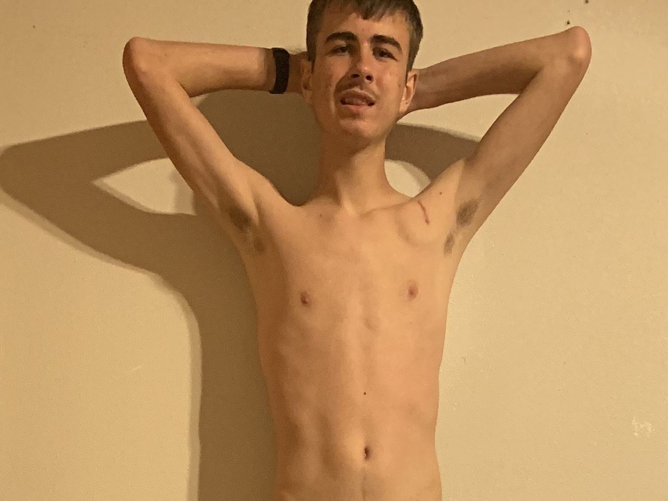 Assboy24 profilbild på webbkameramodell 
