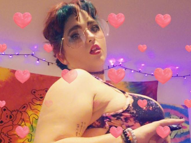 WeeabuCucQu33n profielfoto van cam model 