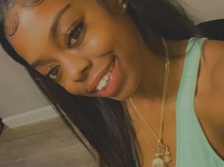 Knaomi profilbild på webbkameramodell