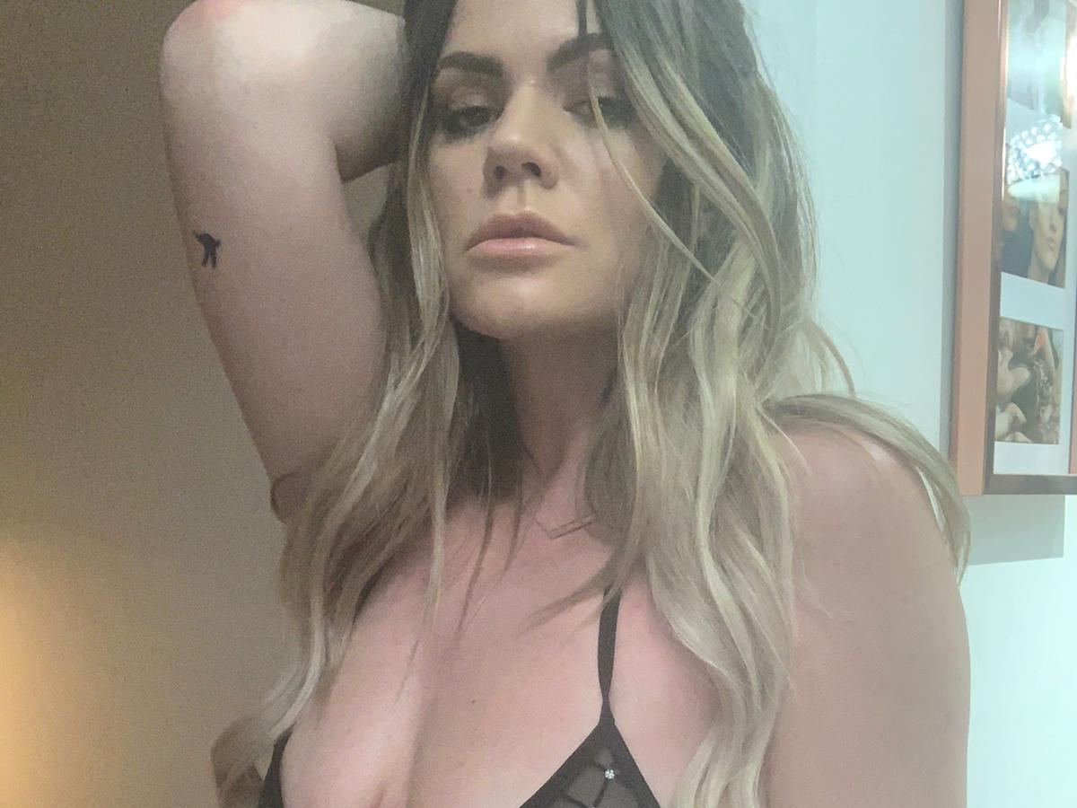 Roxi_Stone cam model profile picture 