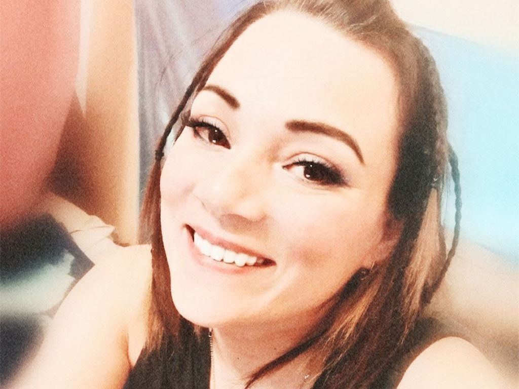 Image de profil du modèle de webcam Revlonna