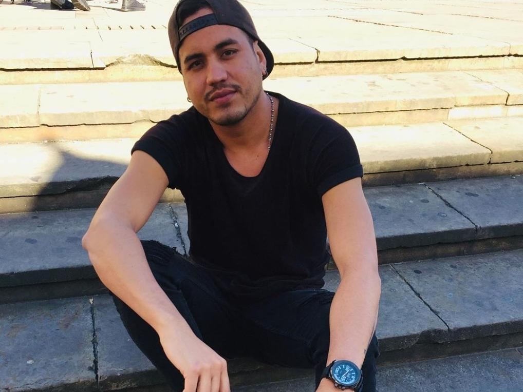 AdamCarter profilbild på webbkameramodell 