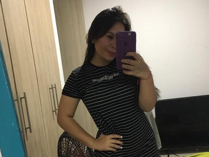 Imagen de perfil de modelo de cámara web de MiaConor