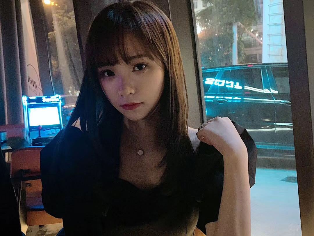 JiajiaH immagine del profilo del modello di cam