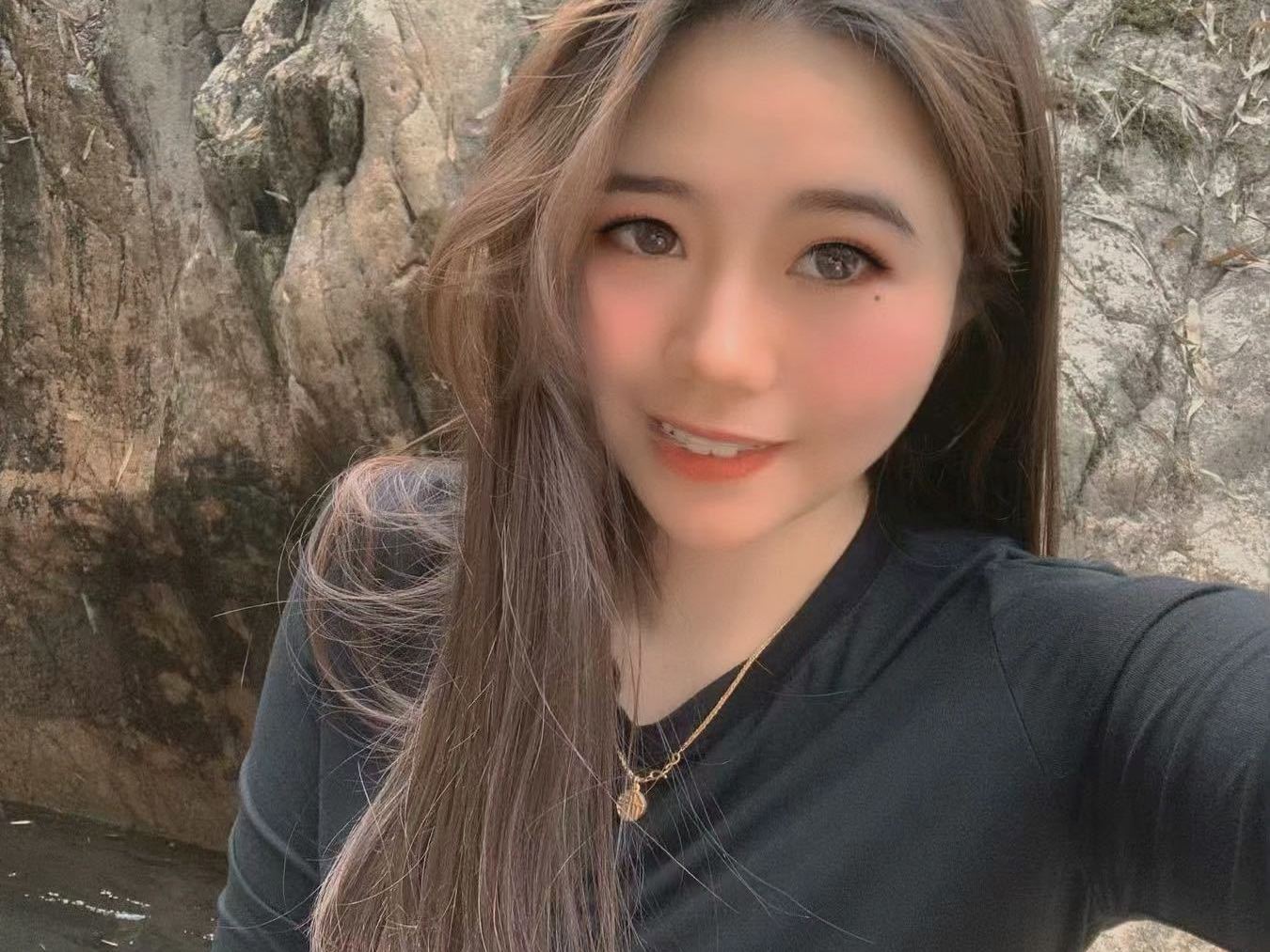 Image de profil du modèle de webcam qlanbab