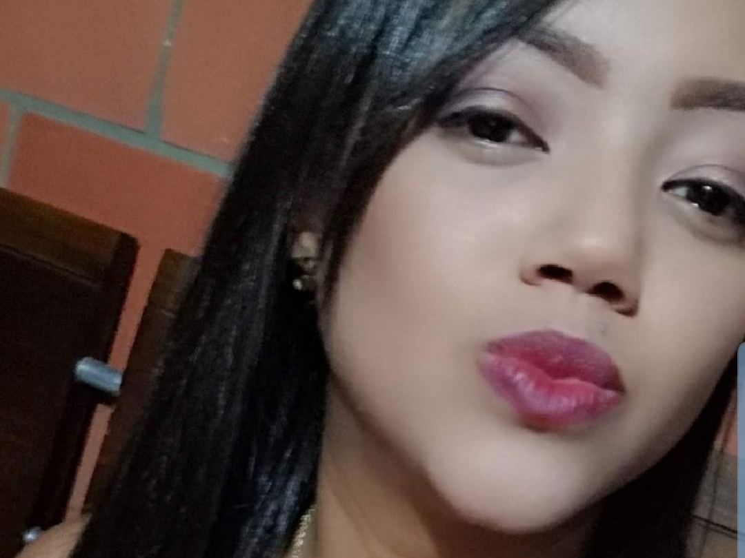 Imagen de perfil de modelo de cámara web de Dulce_caramelo2826