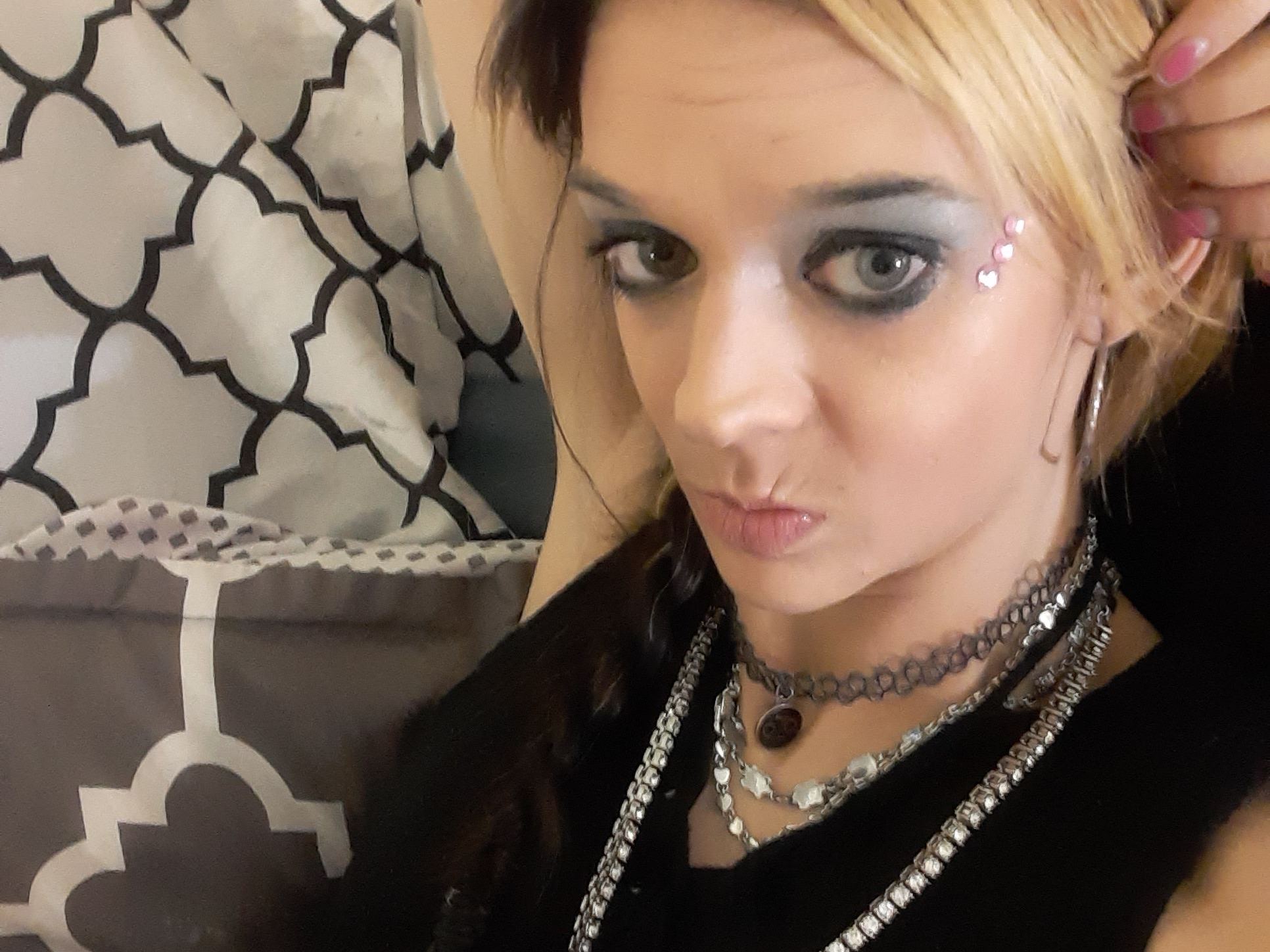Image de profil du modèle de webcam Dangerouseyezx18