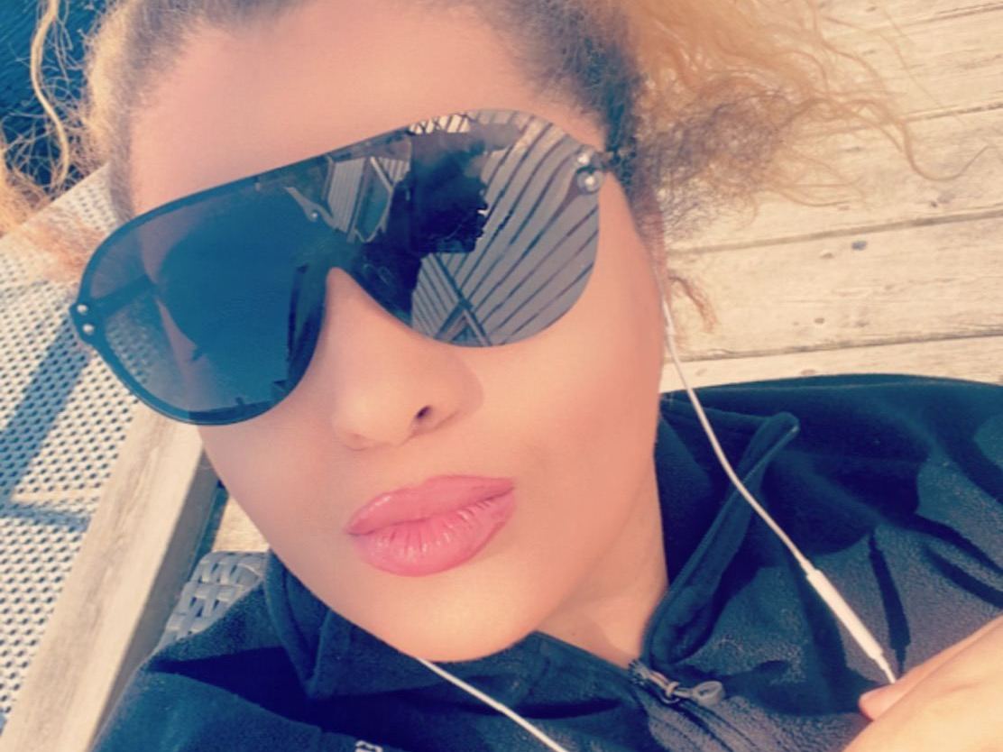 ArielOnline immagine del profilo del modello di cam