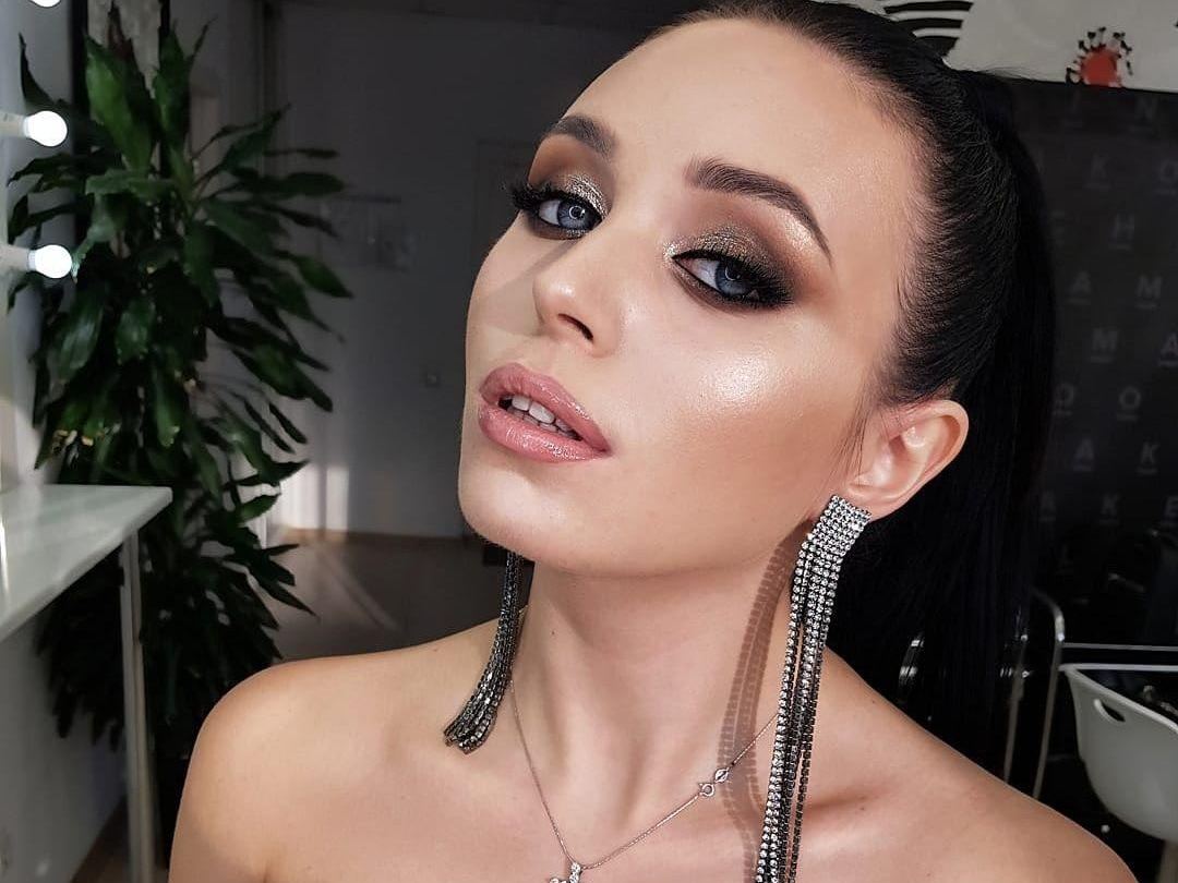 Gloria_Bi profilbild på webbkameramodell 