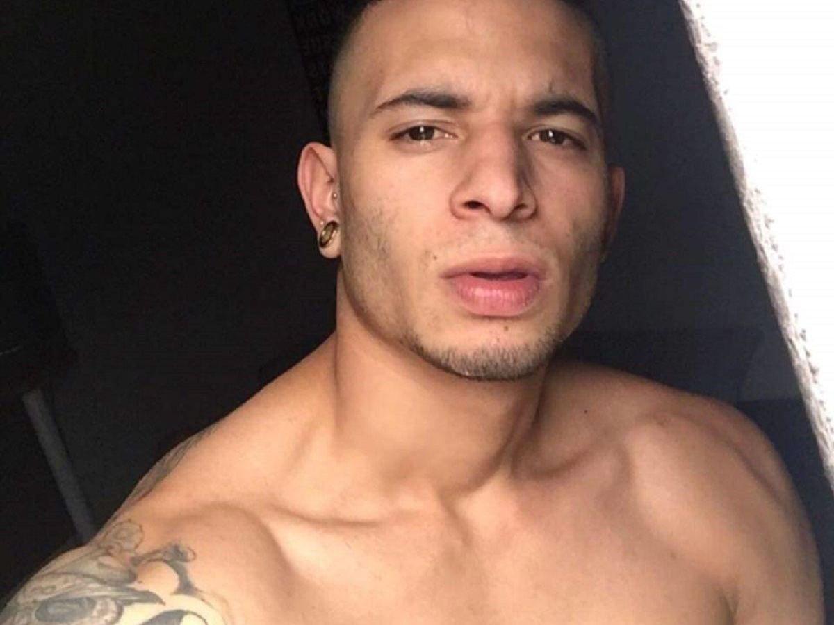 Foto de perfil de modelo de webcam de ROBCLEVER 