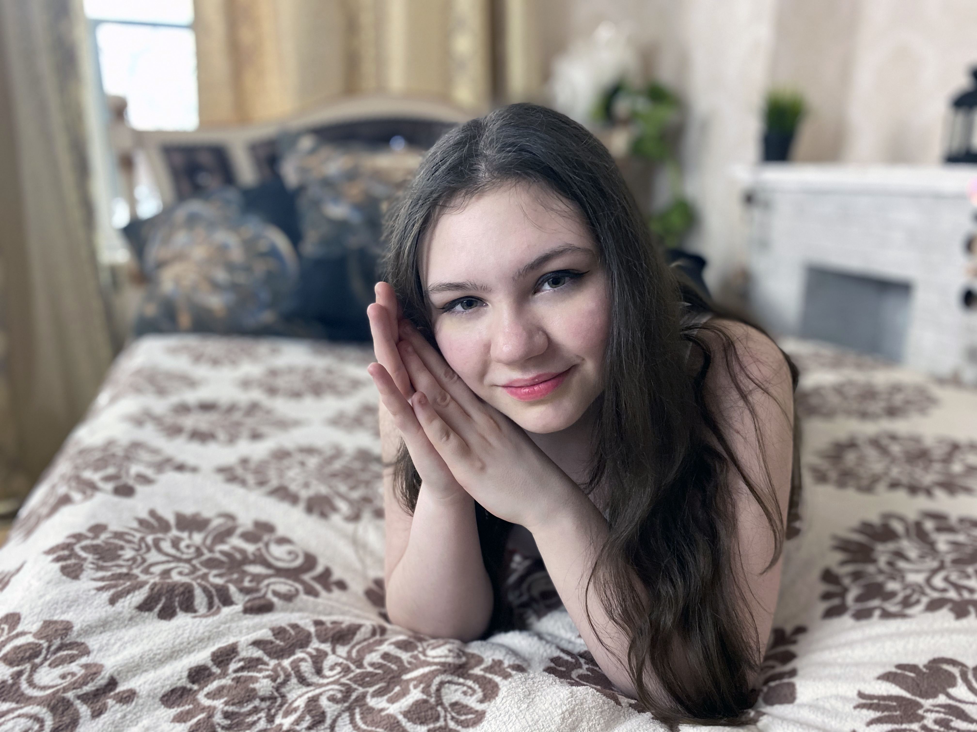 LunaMornis profielfoto van cam model 