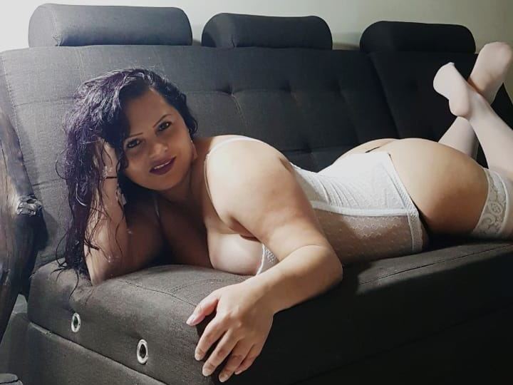 Profilbilde av Lolaloveboobs webkamera modell