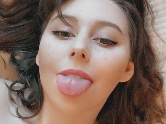 Youngwetpuss Profilbild des Cam-Modells 