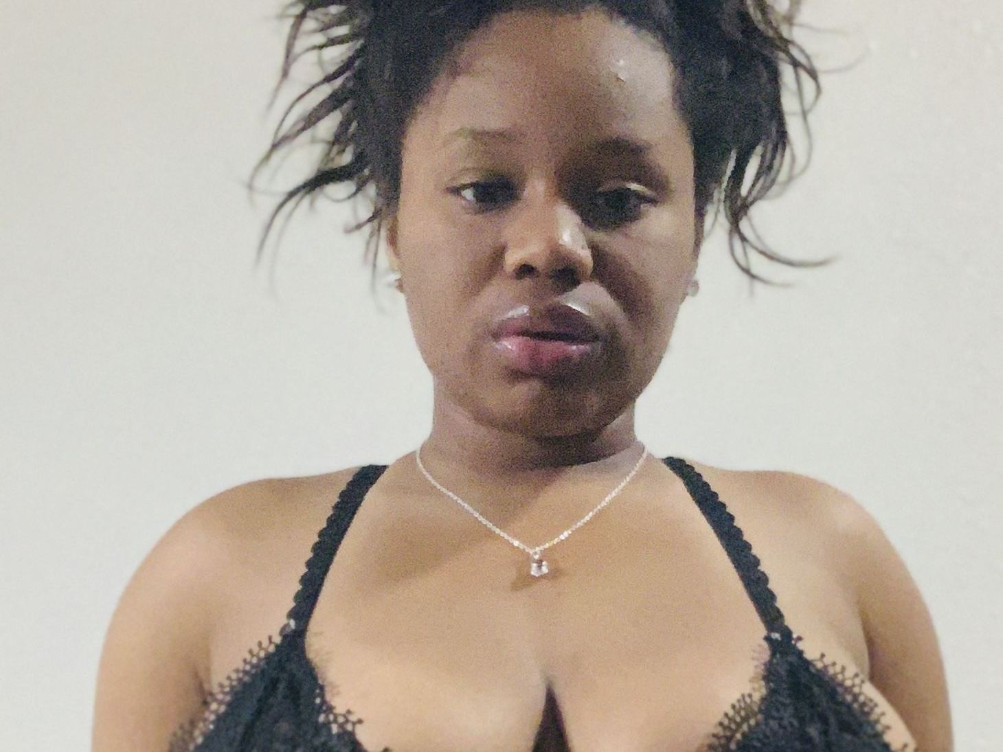 RedIvory profielfoto van cam model 
