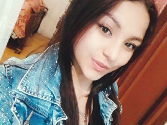 Image de profil du modèle de webcam tisha_annie