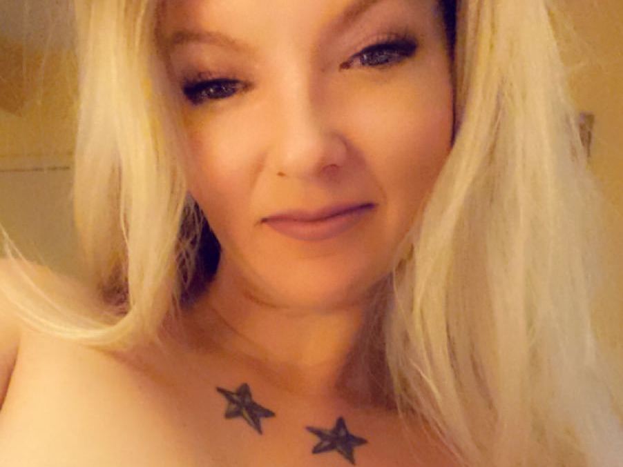 Allnitenikki profilbild på webbkameramodell 