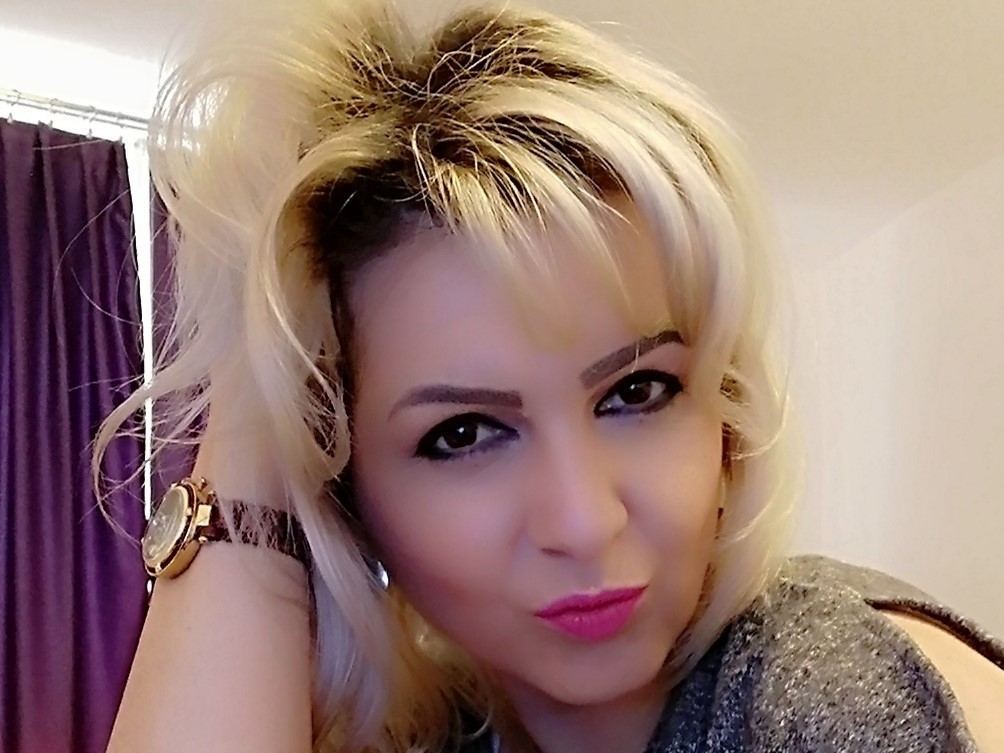 Image de profil du modèle de webcam DebbieWiliams