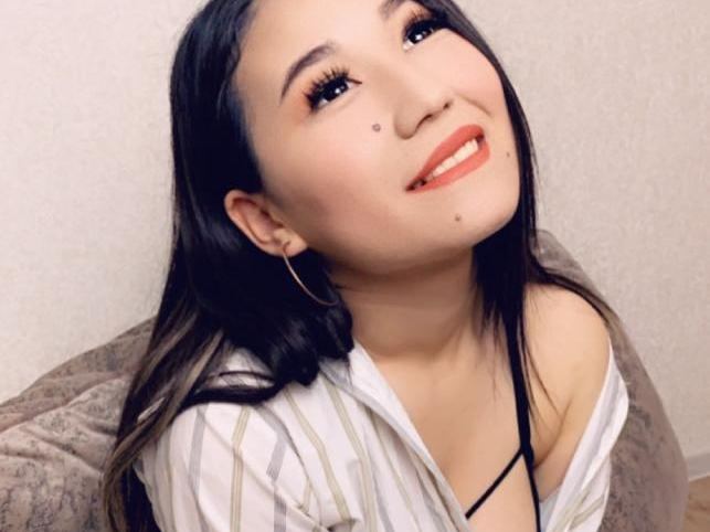 Image de profil du modèle de webcam Yummy_bayy