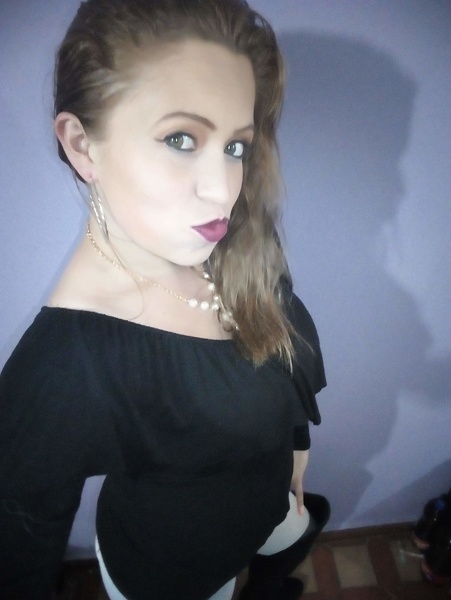 Intérprete emilyhanksmilf Foto 1
