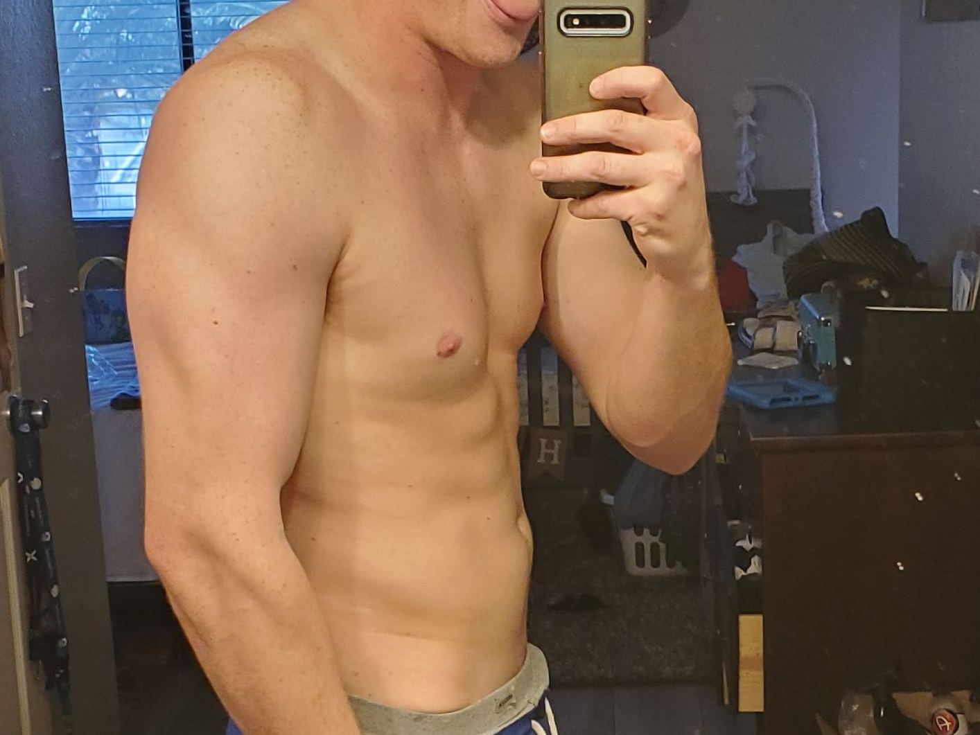 latenightugger profilbild på webbkameramodell 