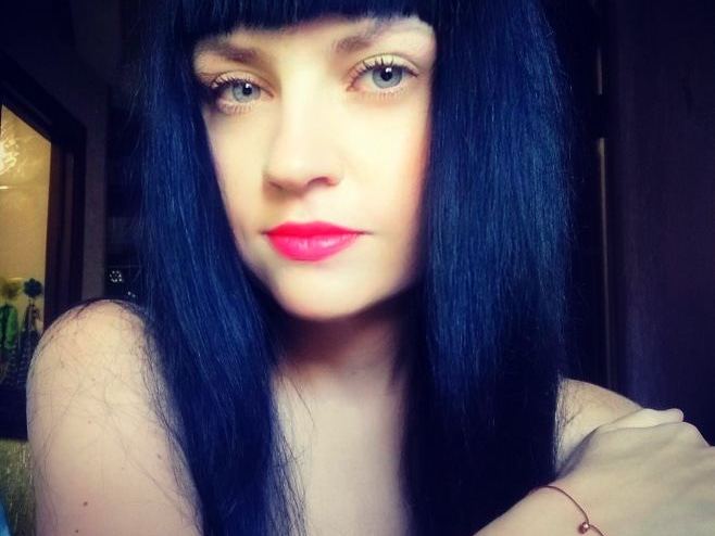 Image de profil du modèle de webcam Rosaline_Vena