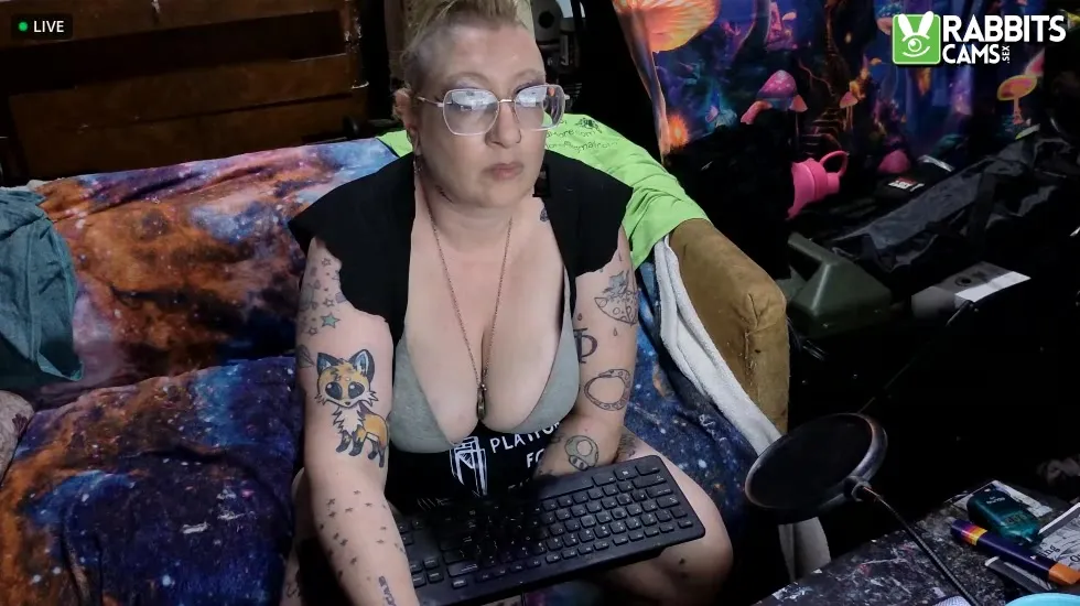 Performer CurvySiren Video 1