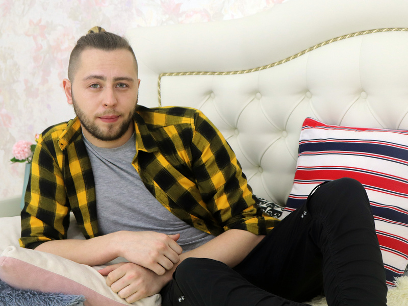 Performer SamFinch Photo 2